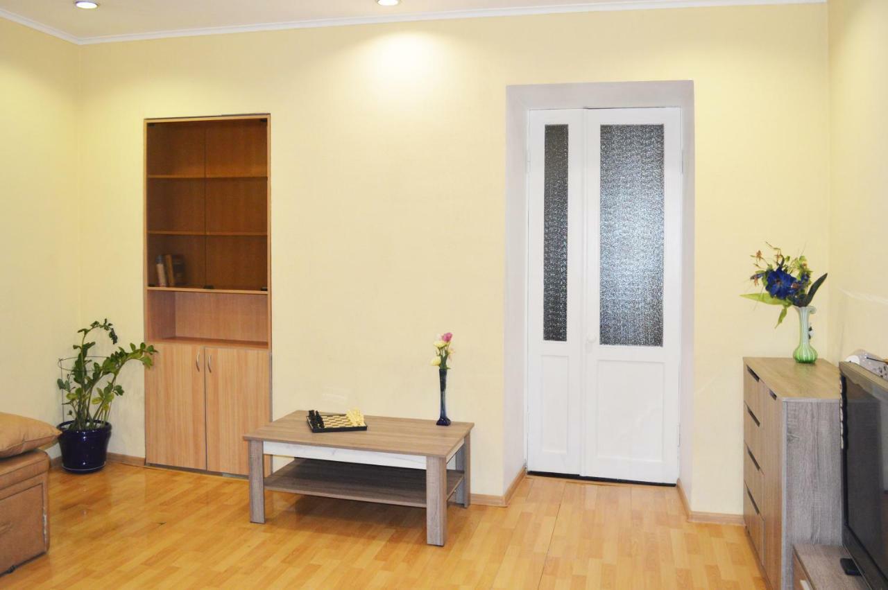 Owl Home Odessa Cozy Spacious Apartment In A Quiet Center Between Deribasovskaya And Privoz Exterior foto